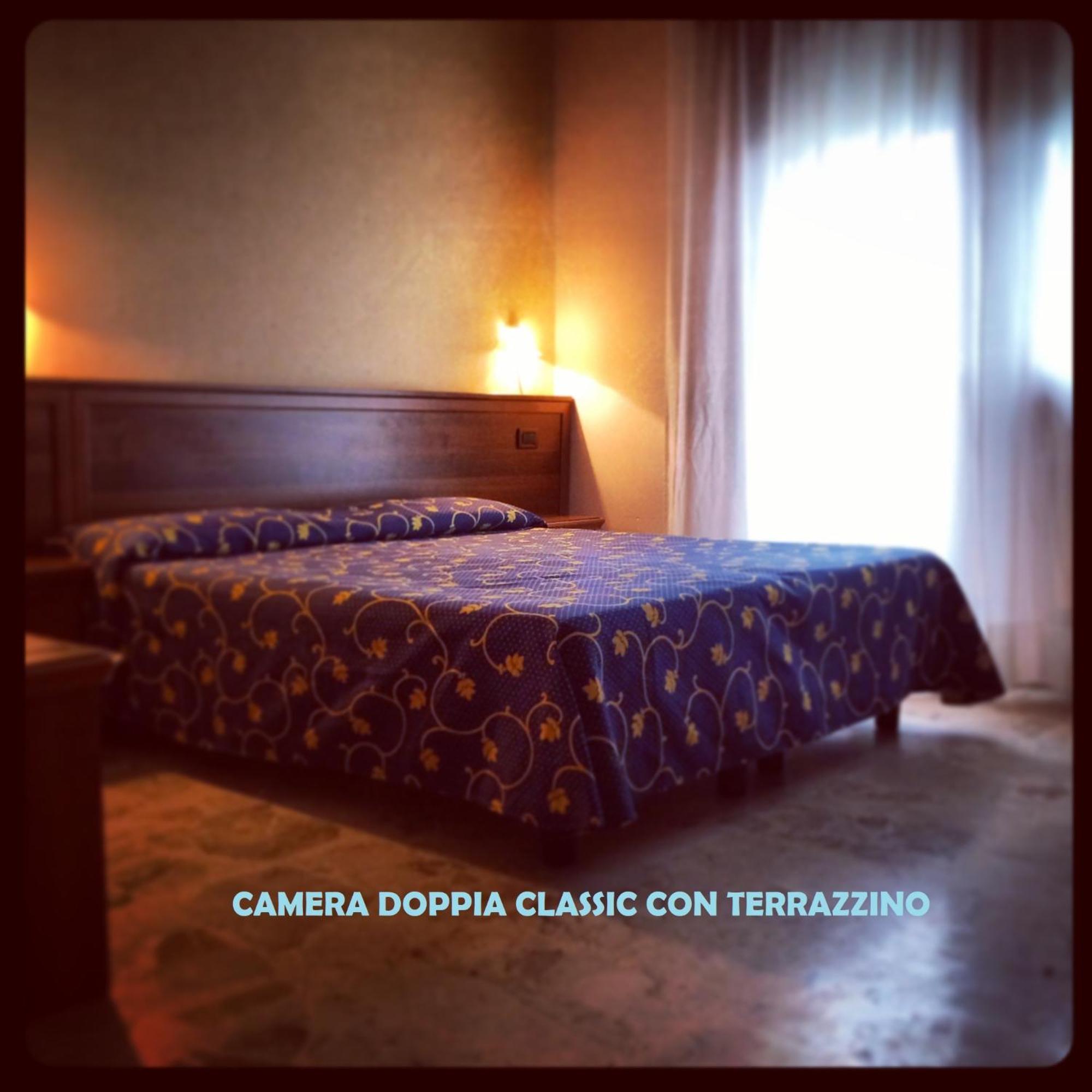 Hotel Miramare Chioggia Sottomarina Con Piscina Zewnętrze zdjęcie